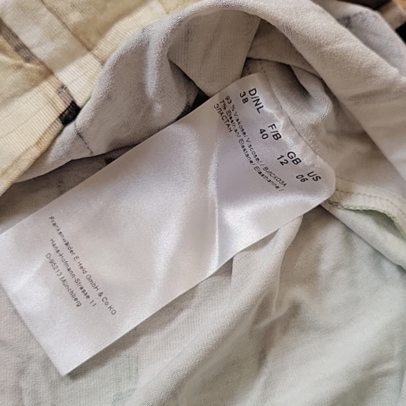 Short Sleeve Top - Picture 4 of 4